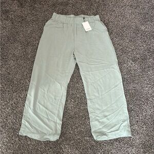 Hayes Linen Blend Wide Leg Flowy Airy Pants. Sage green. Large petite.